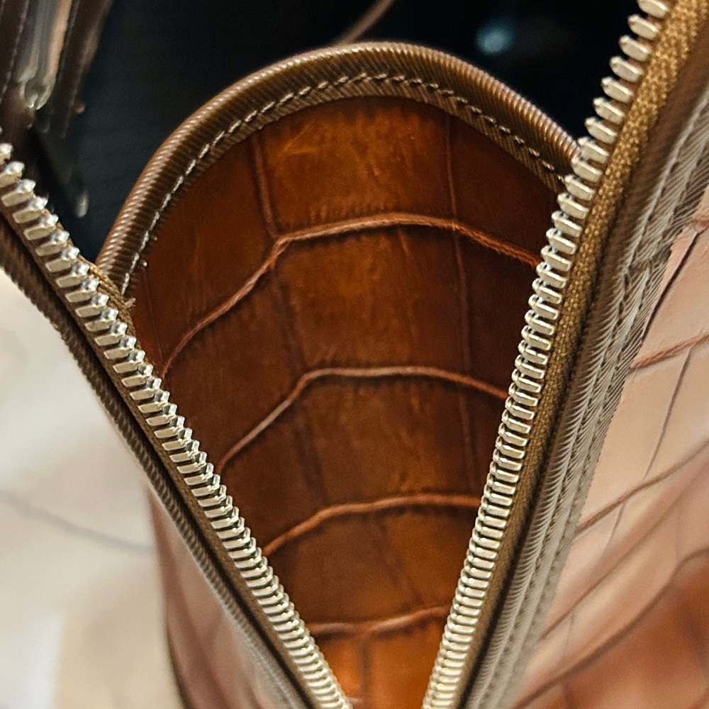 Dooney & Bourke Brown Croc-Embossed Satchel with Bamboo Handles - Vintage VGUC - Picture 12 of 15